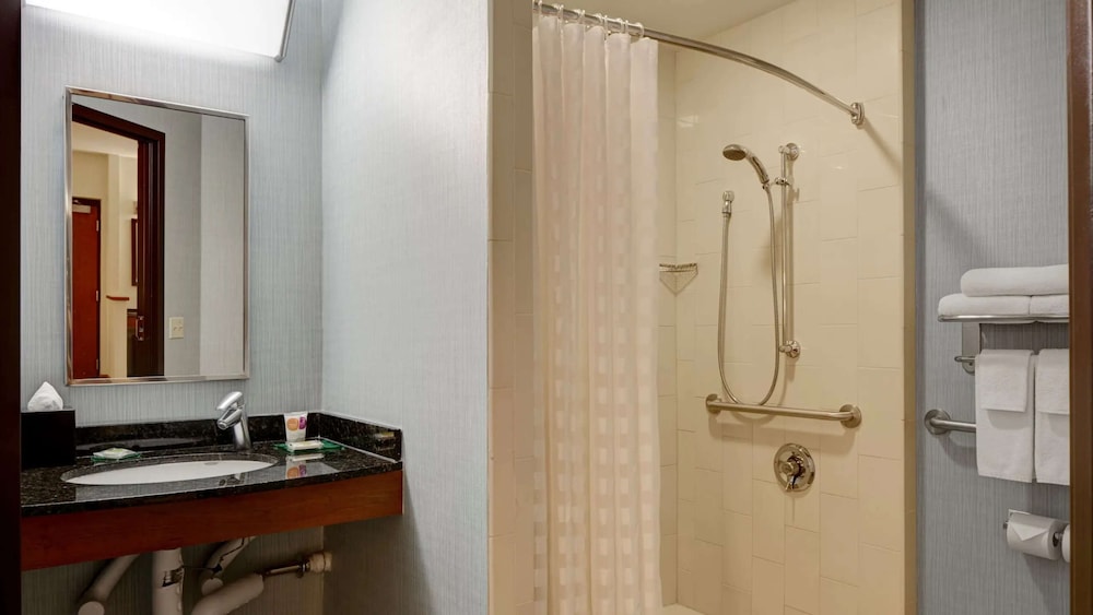 Hyatt Place Fort Wayne Northwest 12/36