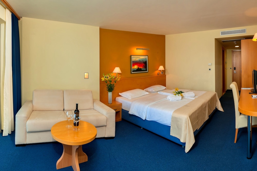 Hotel Saudade 21/76