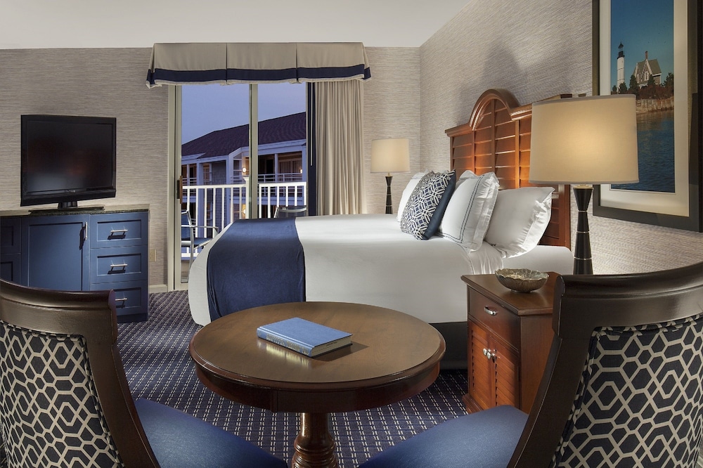 Hyannis Harbor Hotel 26/33
