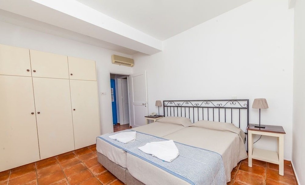Andreotis Hotel Apts 8/20