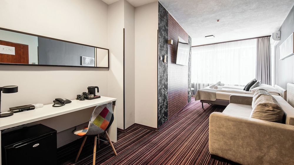 Delta Hotel 47/50
