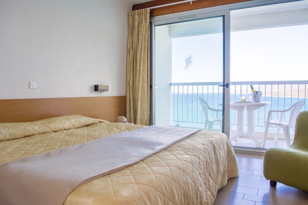 Hotel Roc E Mare 18/43