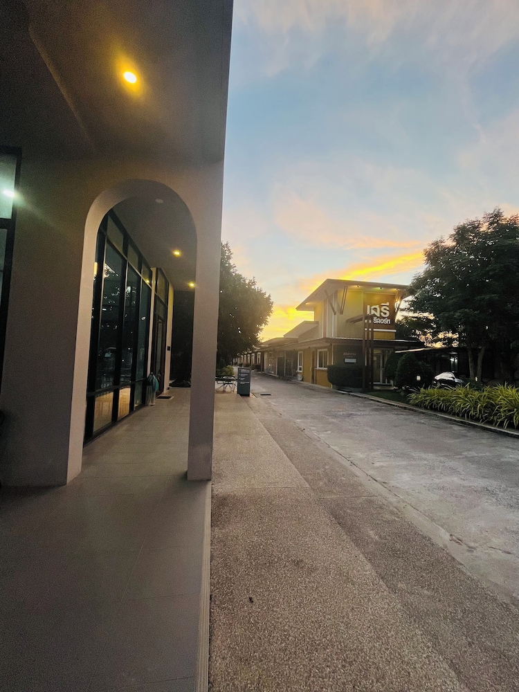 Seree Grand Resort 57/64