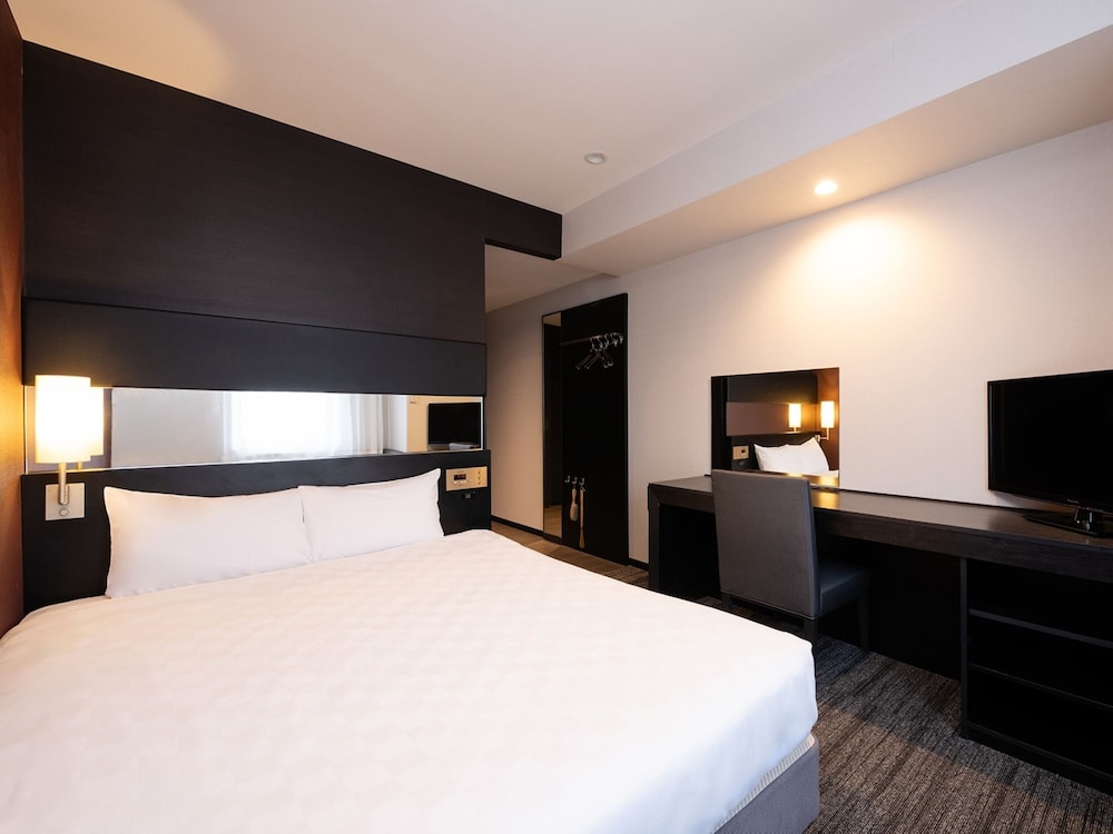 SUPERIOR, QUEEN BED