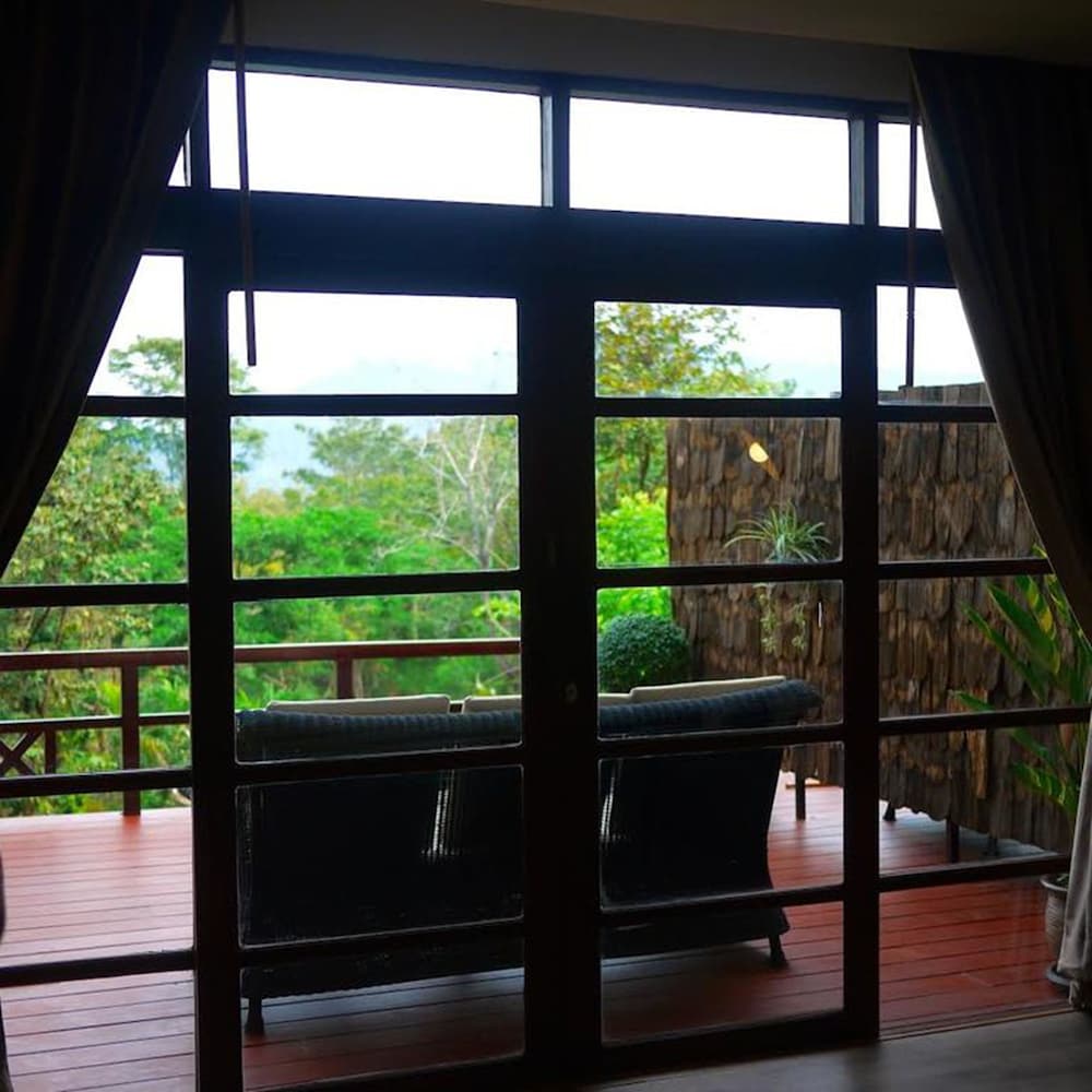 Issara Boutique Winery Hotel 43/78