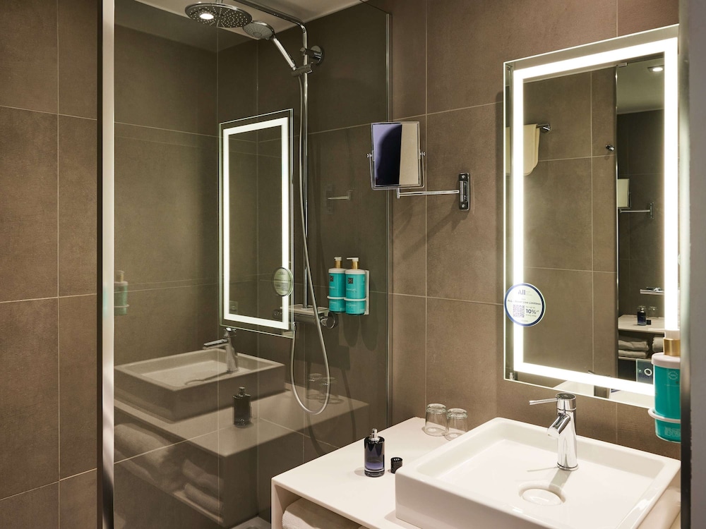 NOVOTEL EDINBURGH CENTRE 74/74