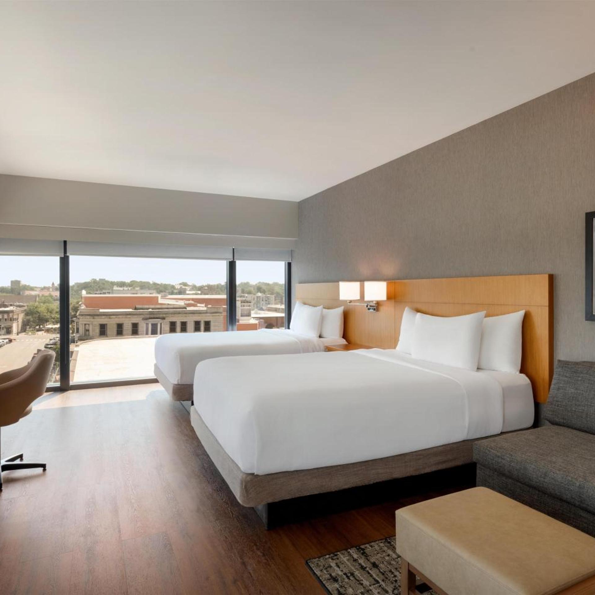 Specialty, 2 Queen Beds, City View