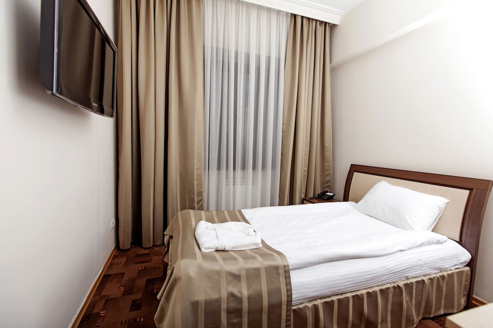 Alma Hotel 47/76