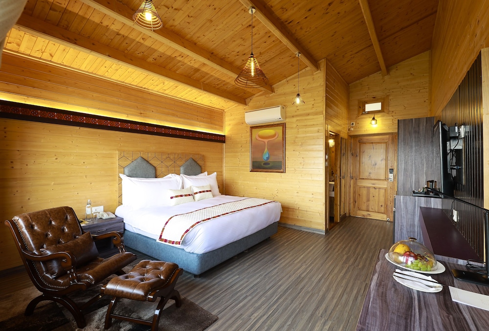 JuSTa Luxe Cliffend Resort and Spa Mashobra 11/36