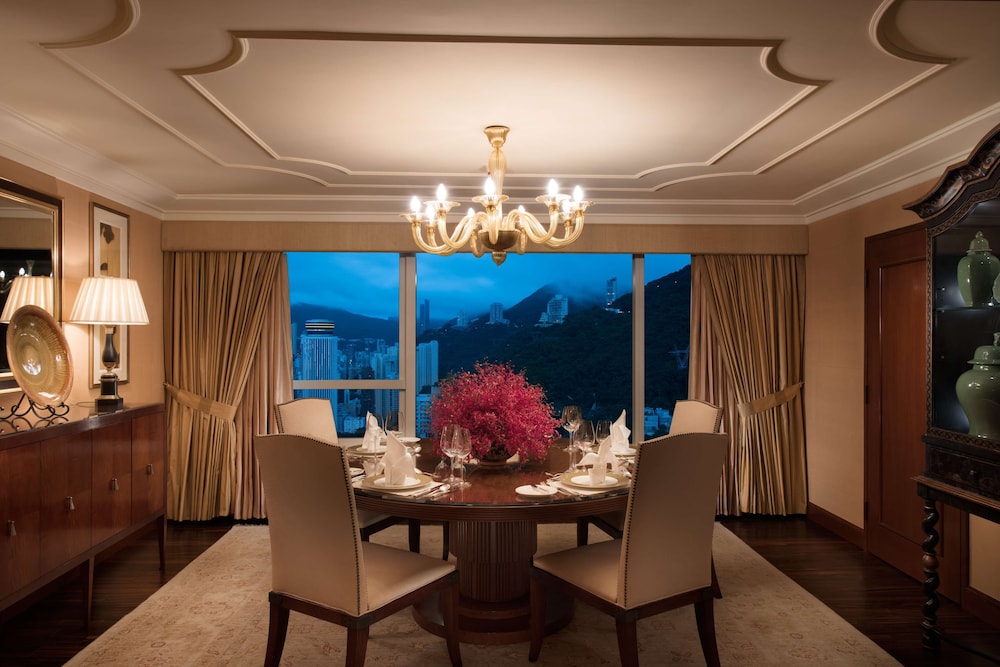 Conrad Hong Kong 39/74