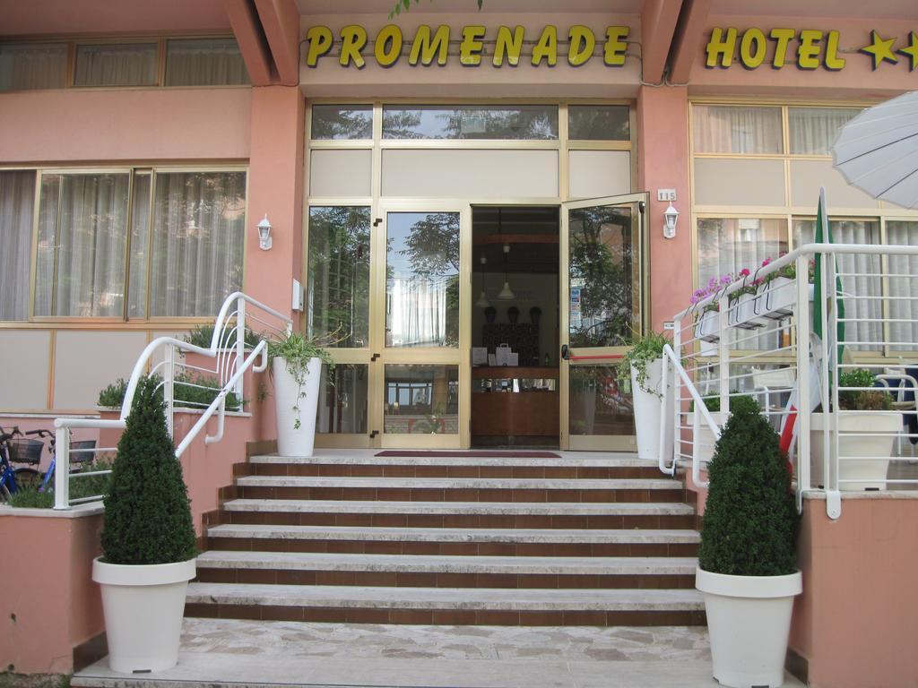 Promenade 2/29
