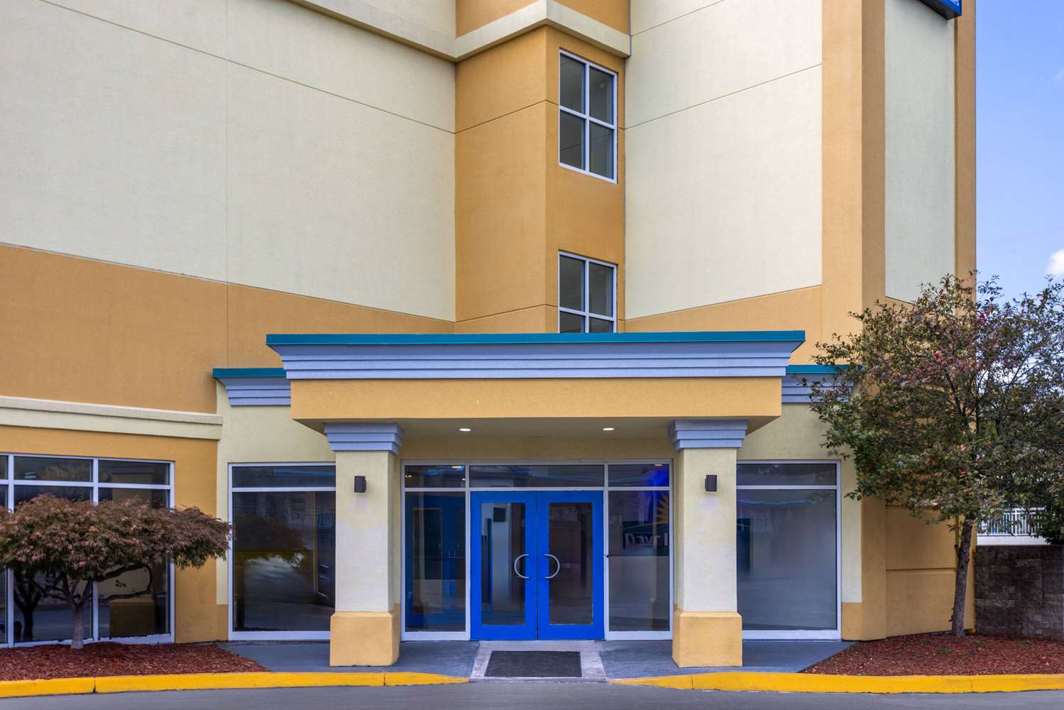 Days Inn & Suites by Wyndham Albany 6/48