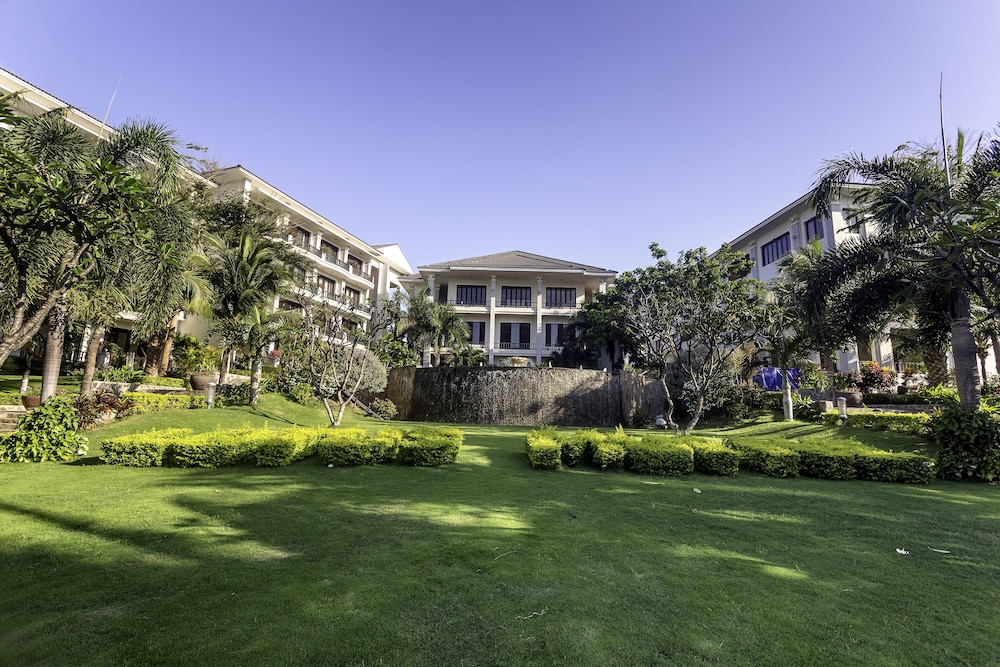 Lotus Muine Beach Resort Spa 40/50