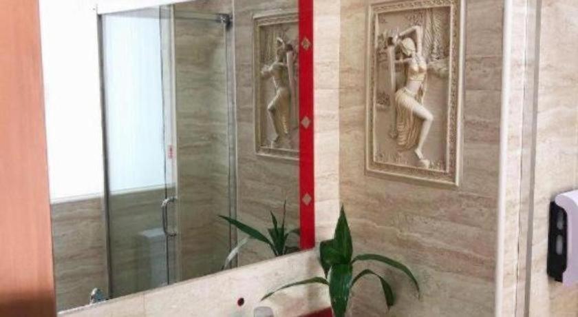 Hualian Hotel 48/50