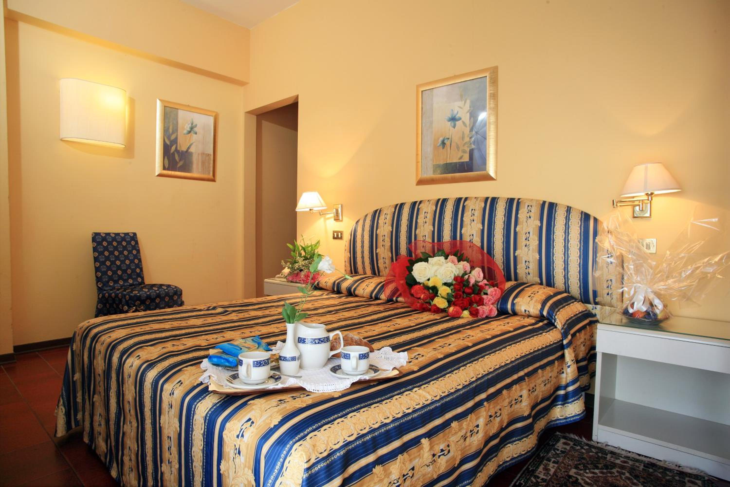 STANDARD, DOUBLE OR TWIN BED