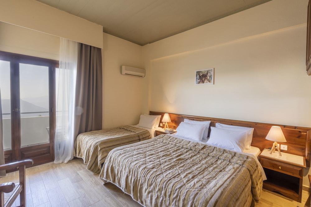 Standard, Triple, 3 Beds, Valley View, Delphi View