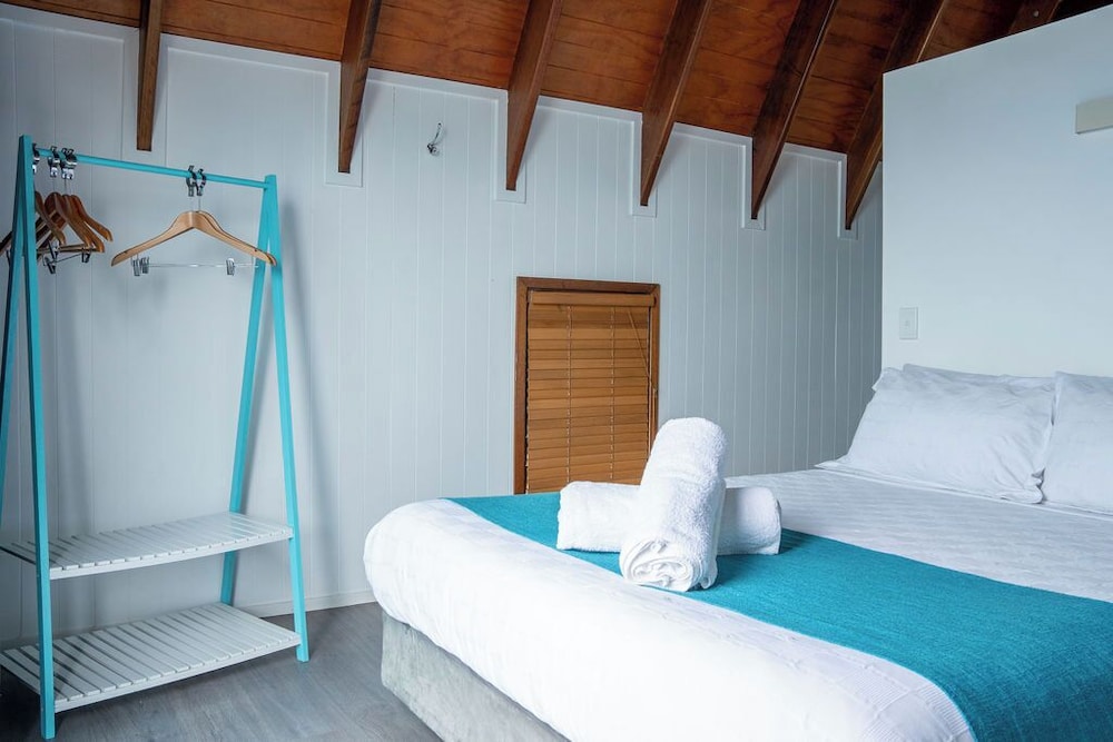 Nomads Magnetic Island - Adults only 8/50