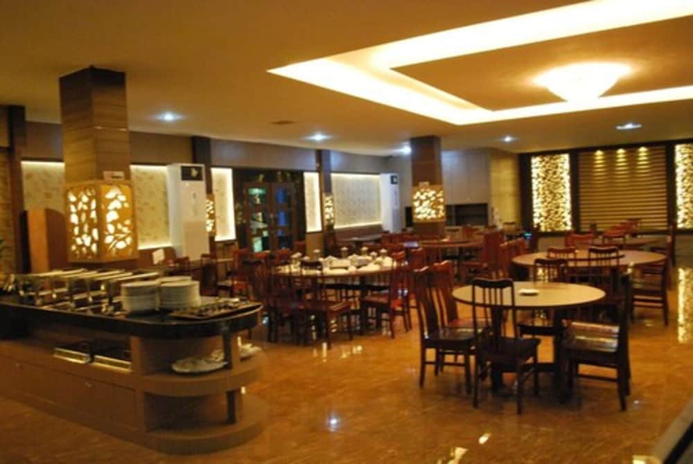 Pelangi Hotel 43/51