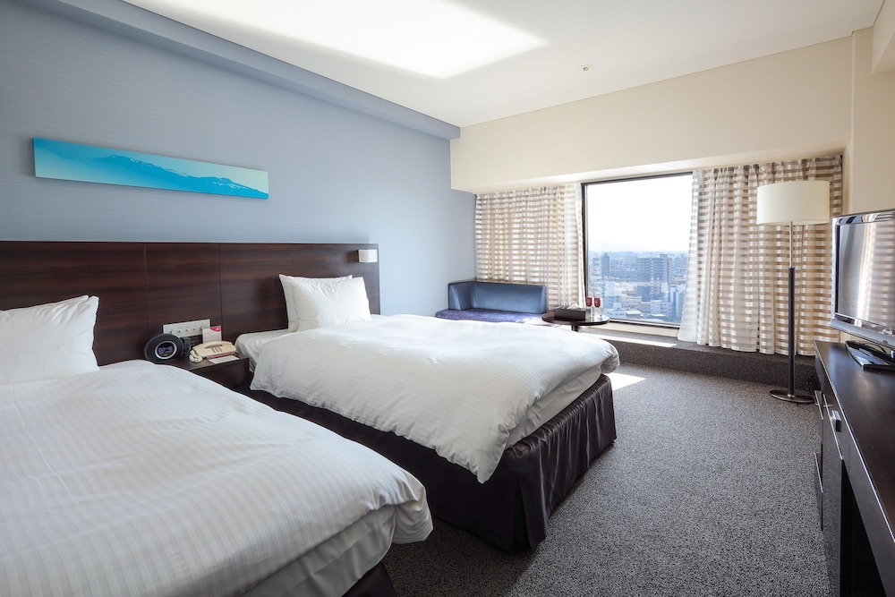 Crowne Plaza Ana Kumamoto New Sky 18/80