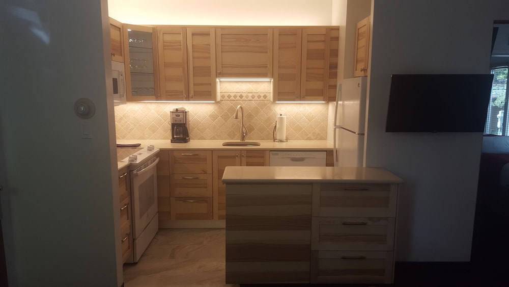 St Moritz Lodge Condos 33/69