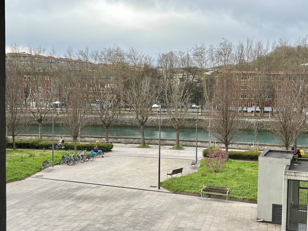 Colectia Hotel Urumea 64/76