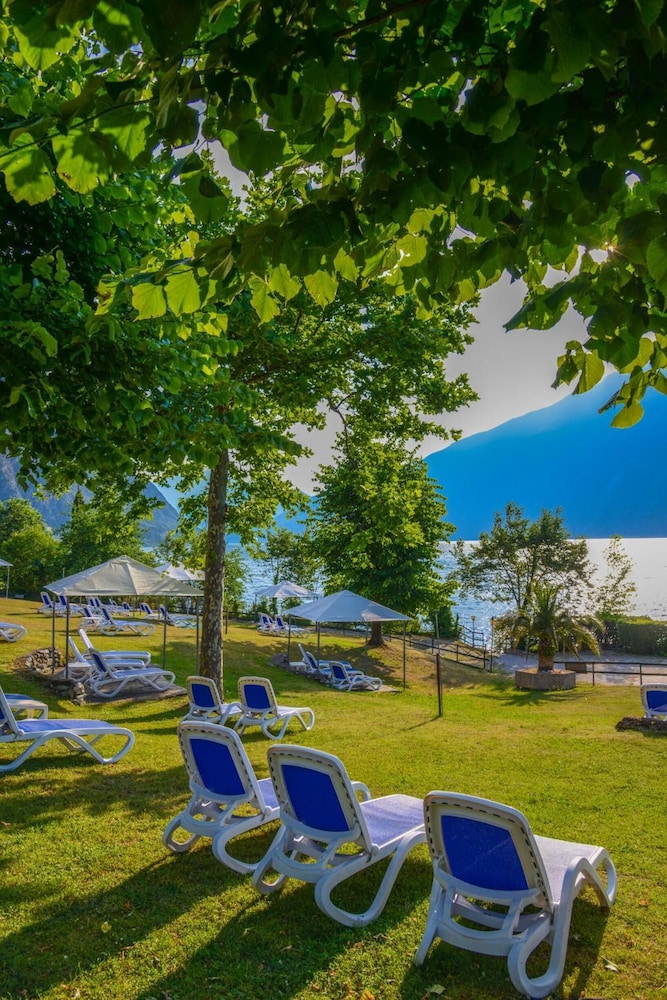 Hotel Sogno Del Benaco 7/63