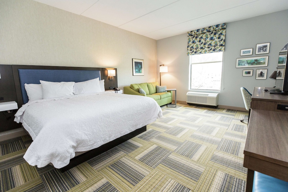 Hampton Inn Suites Syracuse North Airport Area 18/64