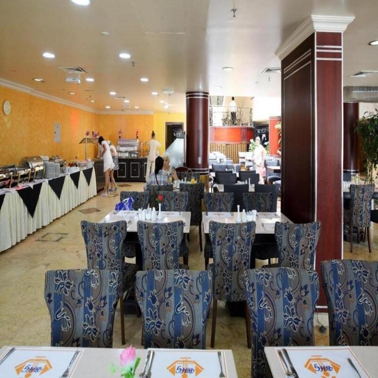 restaurant cafeteria