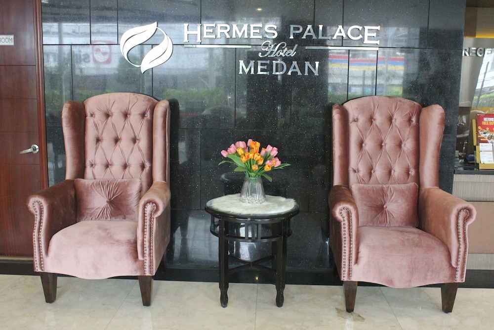 Hermes Palace Medan 37/58