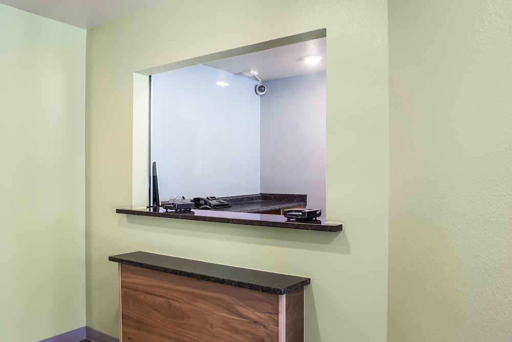 WoodSpring Suites Texas City 8/36