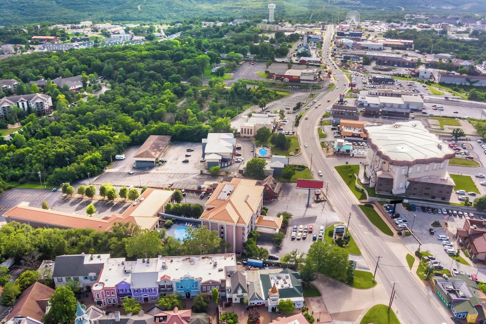 Clarion Inn Branson 65/72