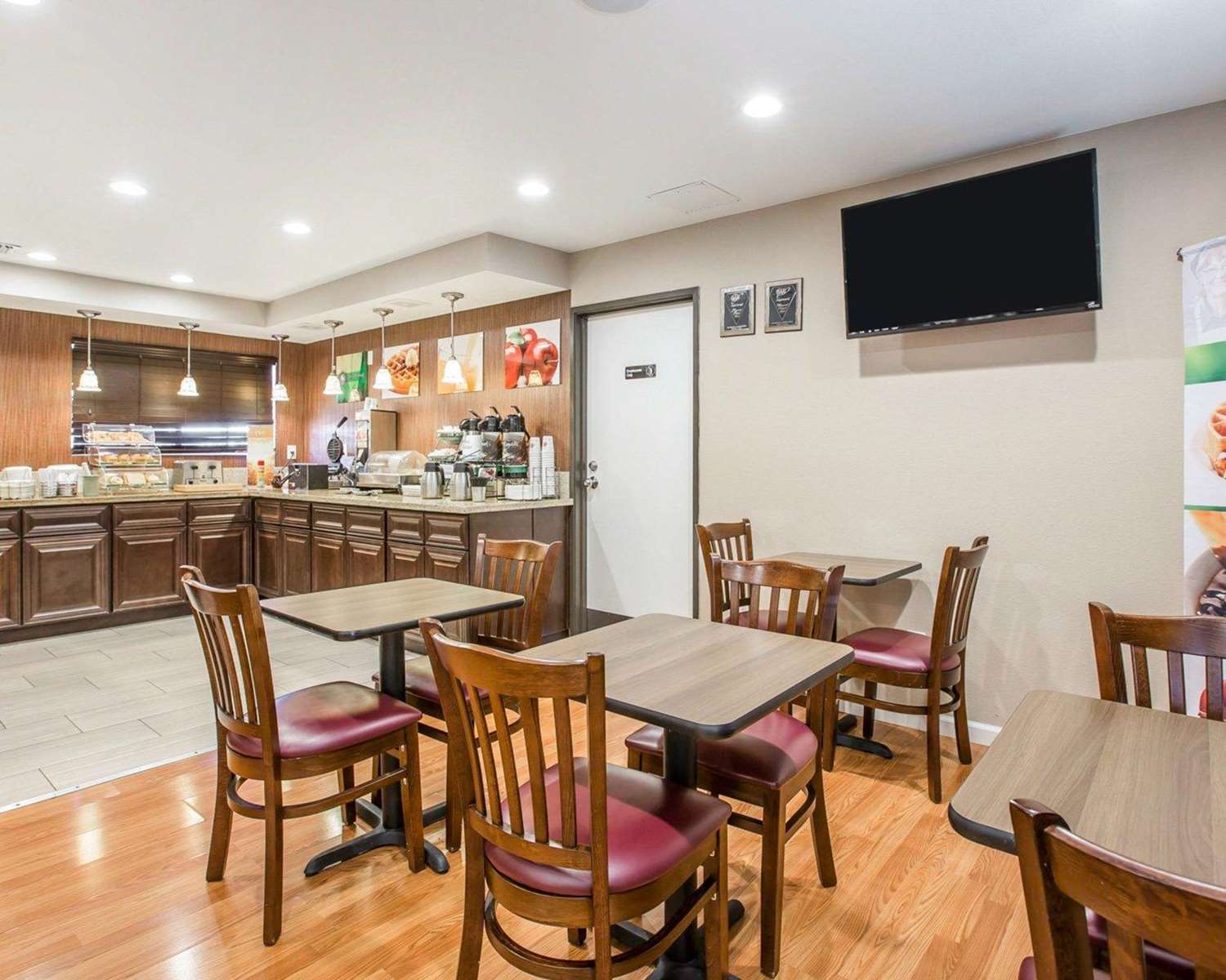 Quality Inn Suites Woodland Sacramento Airport 20/26