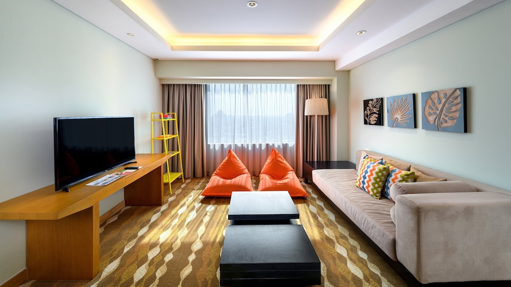 Holiday Inn Hotel Suites Jakarta Gajah Mada 52/77