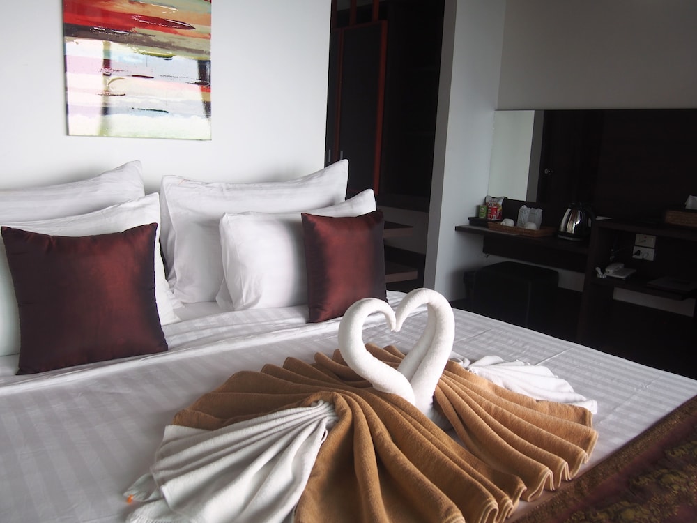 Chareena Hill Beach Resort 45/70