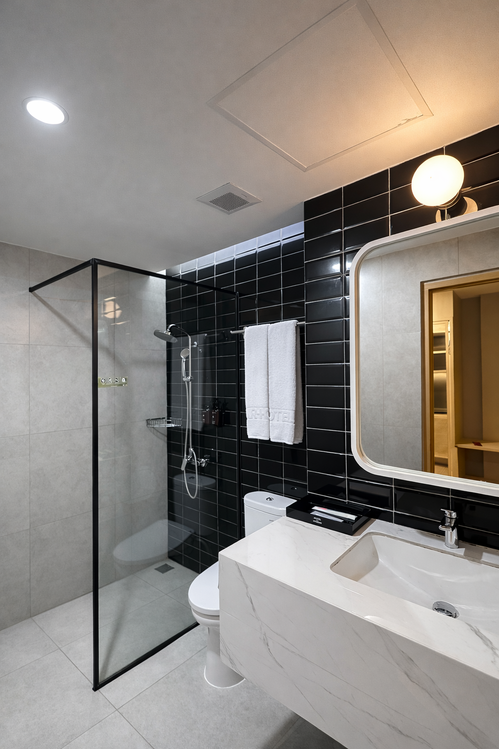 ARTOTEL Casa Cikarang 23/24