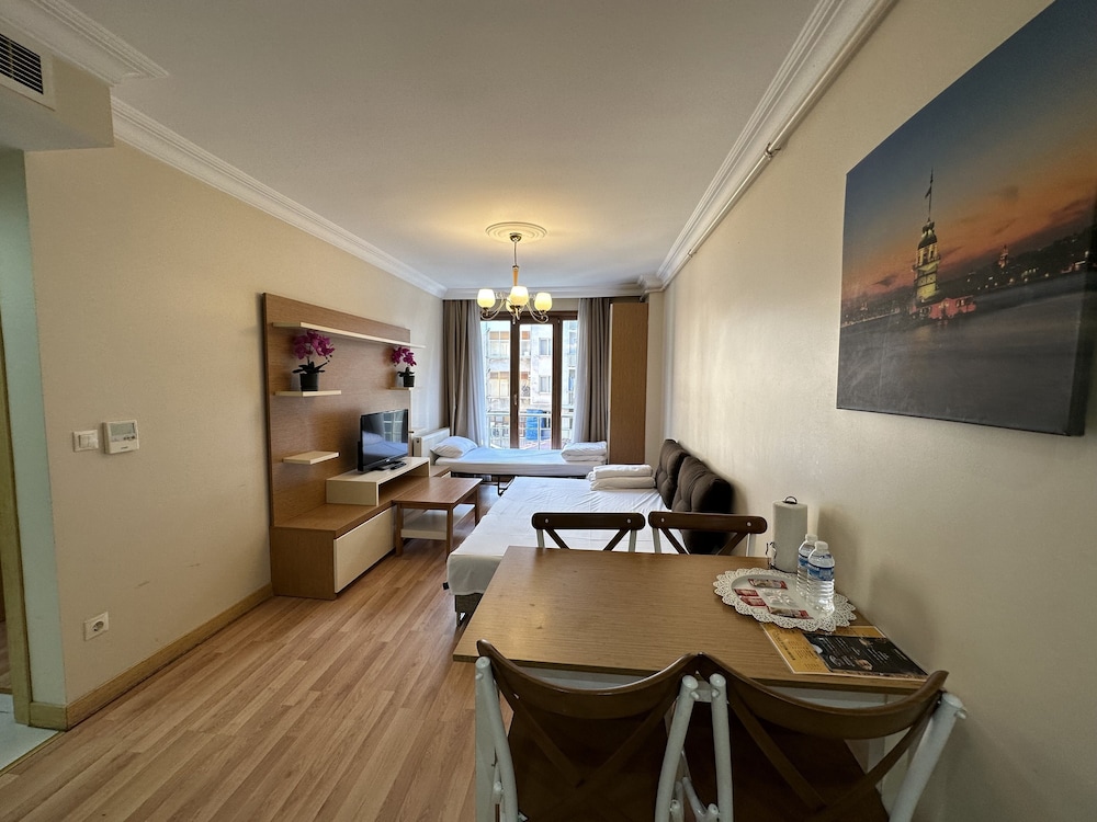 Homelike Hotel 52/74