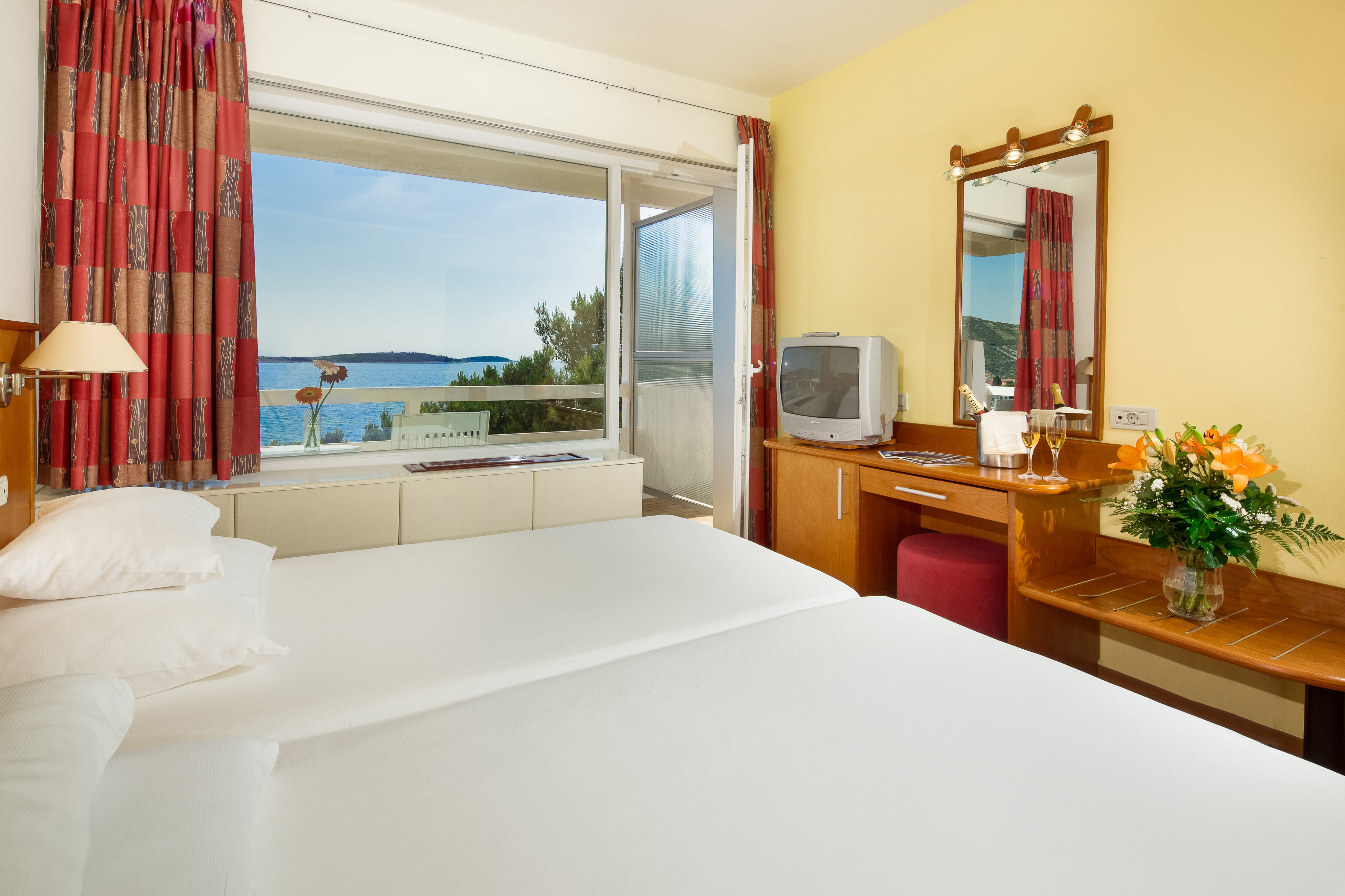 Comfort, Family, Side Sea View, Balcony