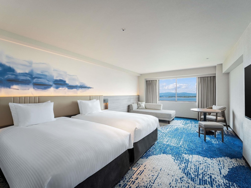EXECUTIVE, TWIN BEDS