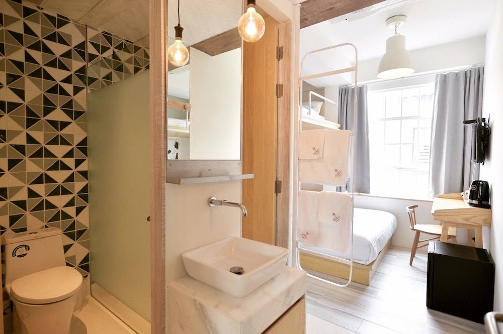 The Pattern Boutique Hotel 38/42