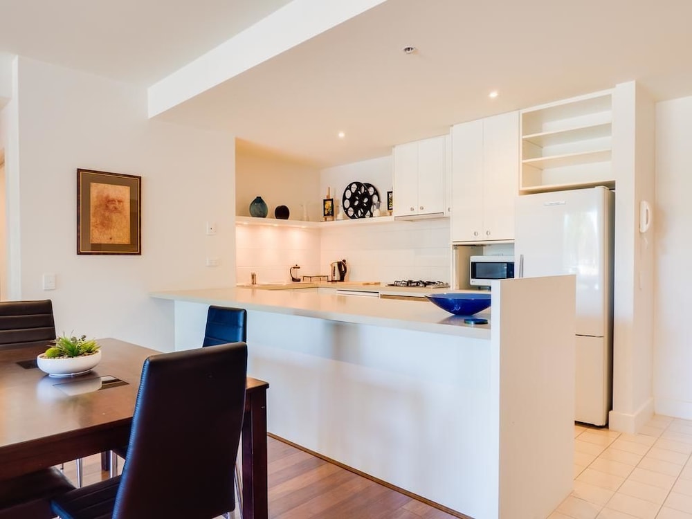 The Waterfront Apartments Geelong 8/40