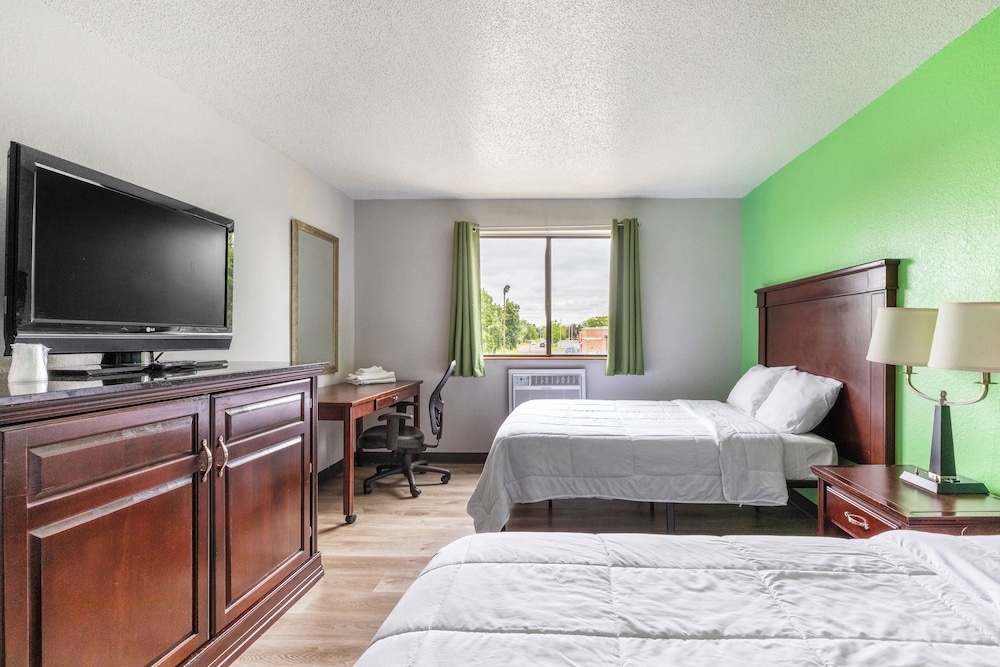Super Inn by OYO Lansing MI 20/28