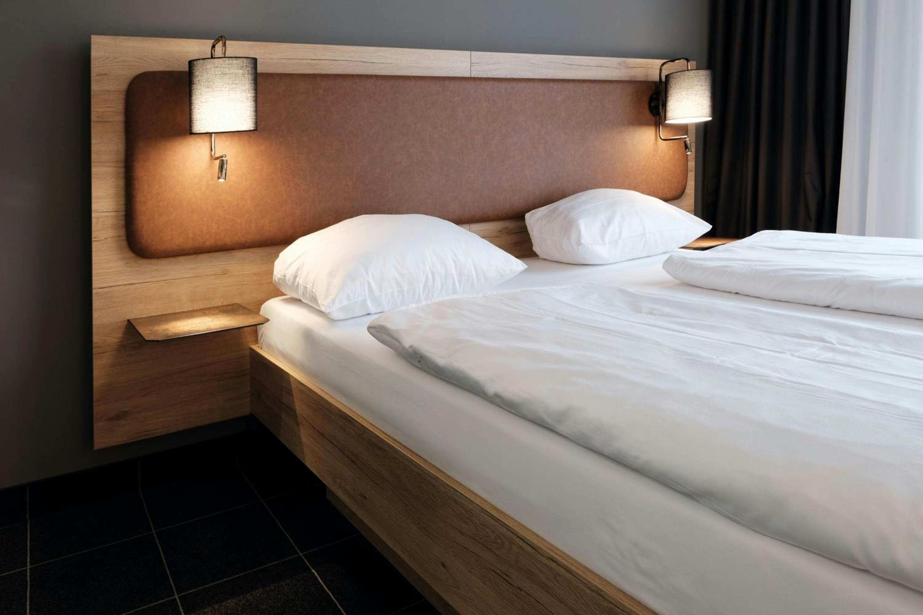 غرفة قياسية بسرير كينج وسرير كوين، FOUR POINTS FLEX by Sheraton Ratingen Dusseldorf Airport 9/10