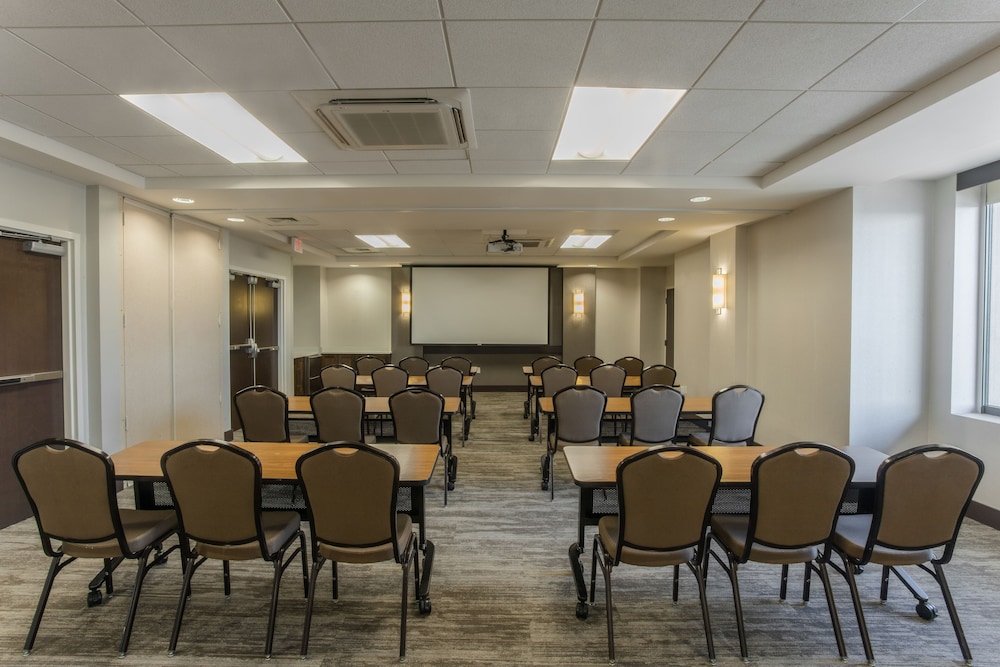 Hyatt Place Charlotte Downtown 62/68