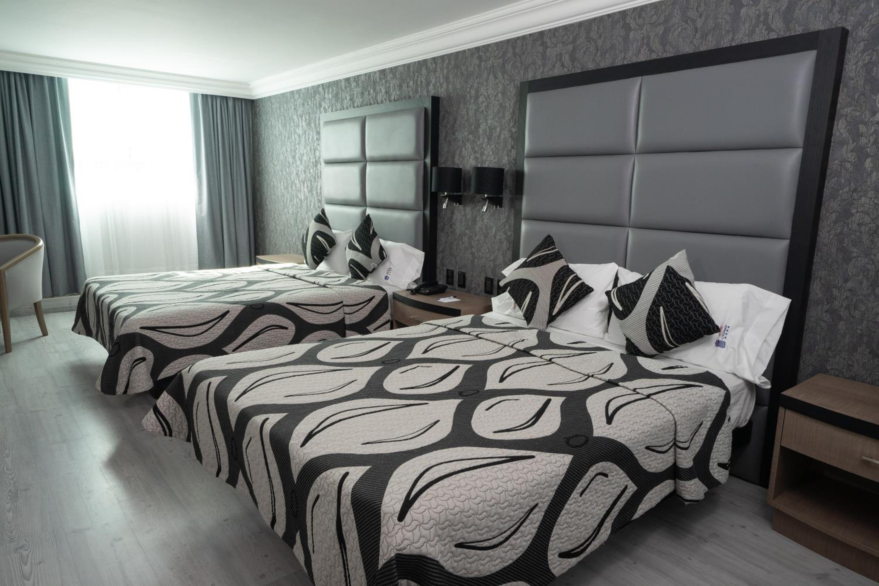 Master, Suite