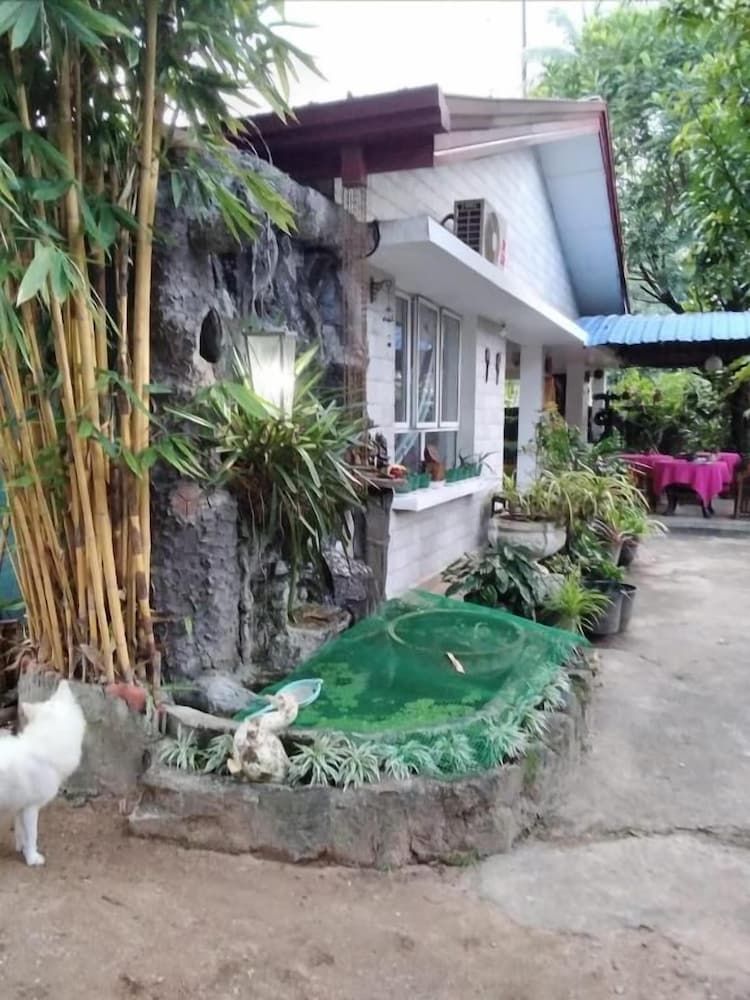 Rock Cascade Home Stay 42/50