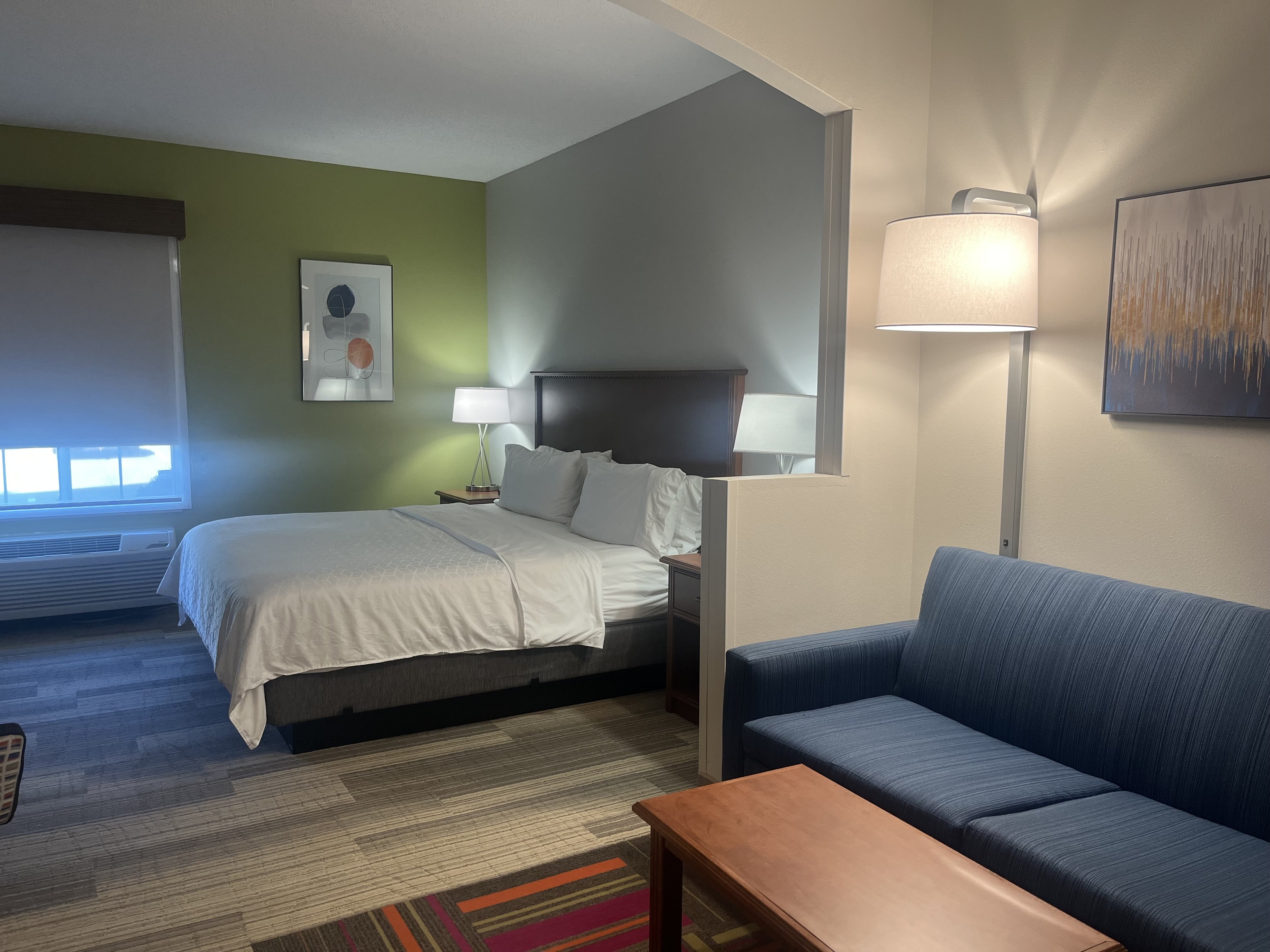 Holiday Inn Express Hotel and Suites Sioux Falls At Empire Mall 22/75