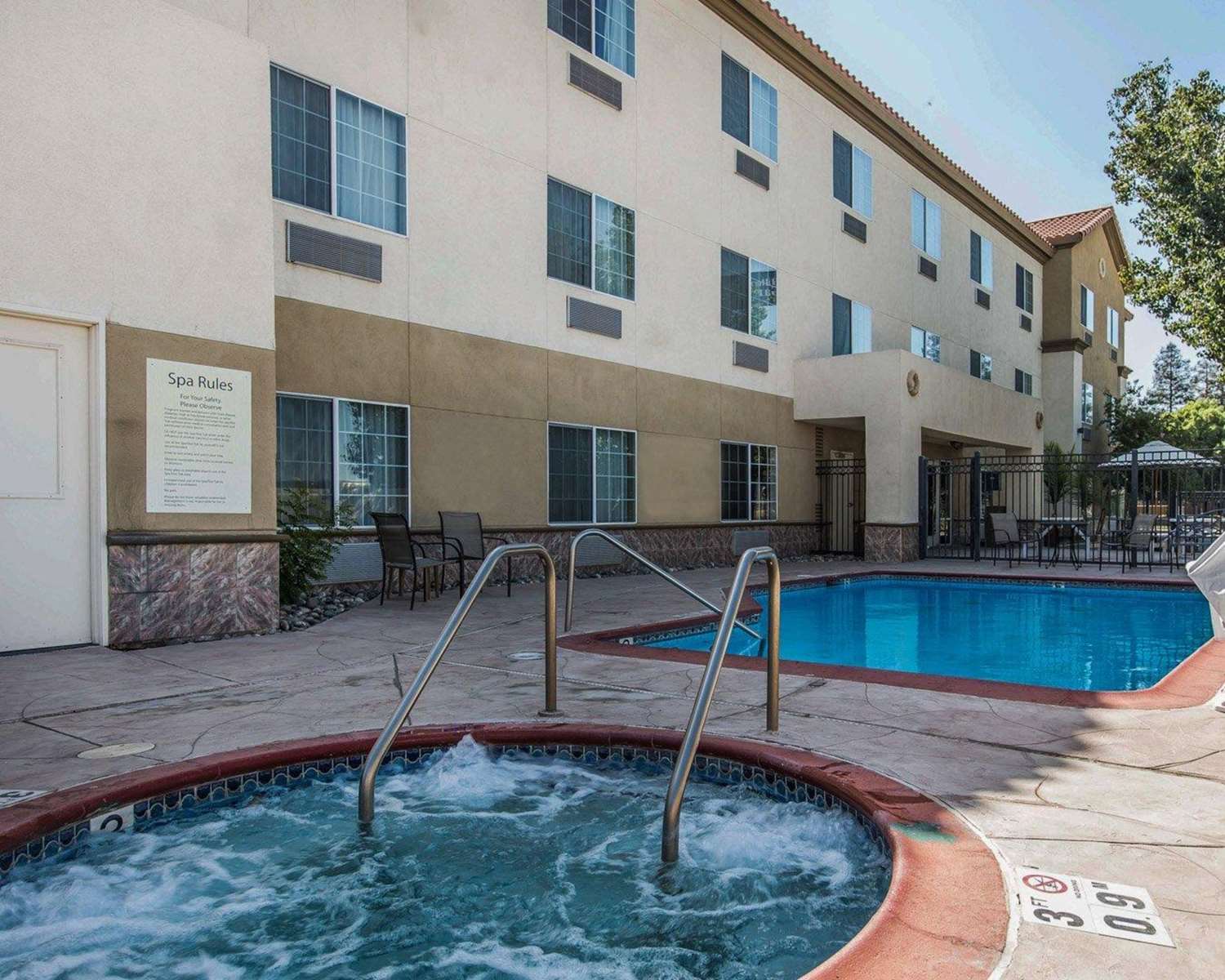 swimming pool spa