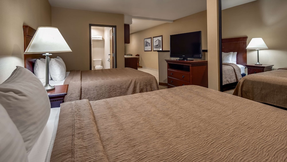 Best Western Plus Ahtanum Inn 19/49
