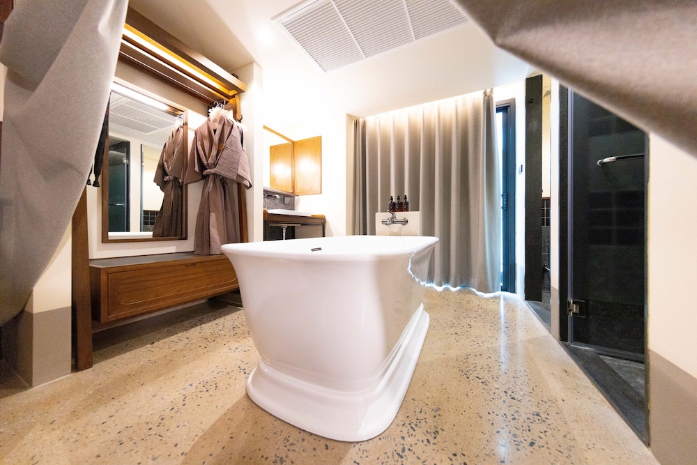 Payaa Hotel 48/50