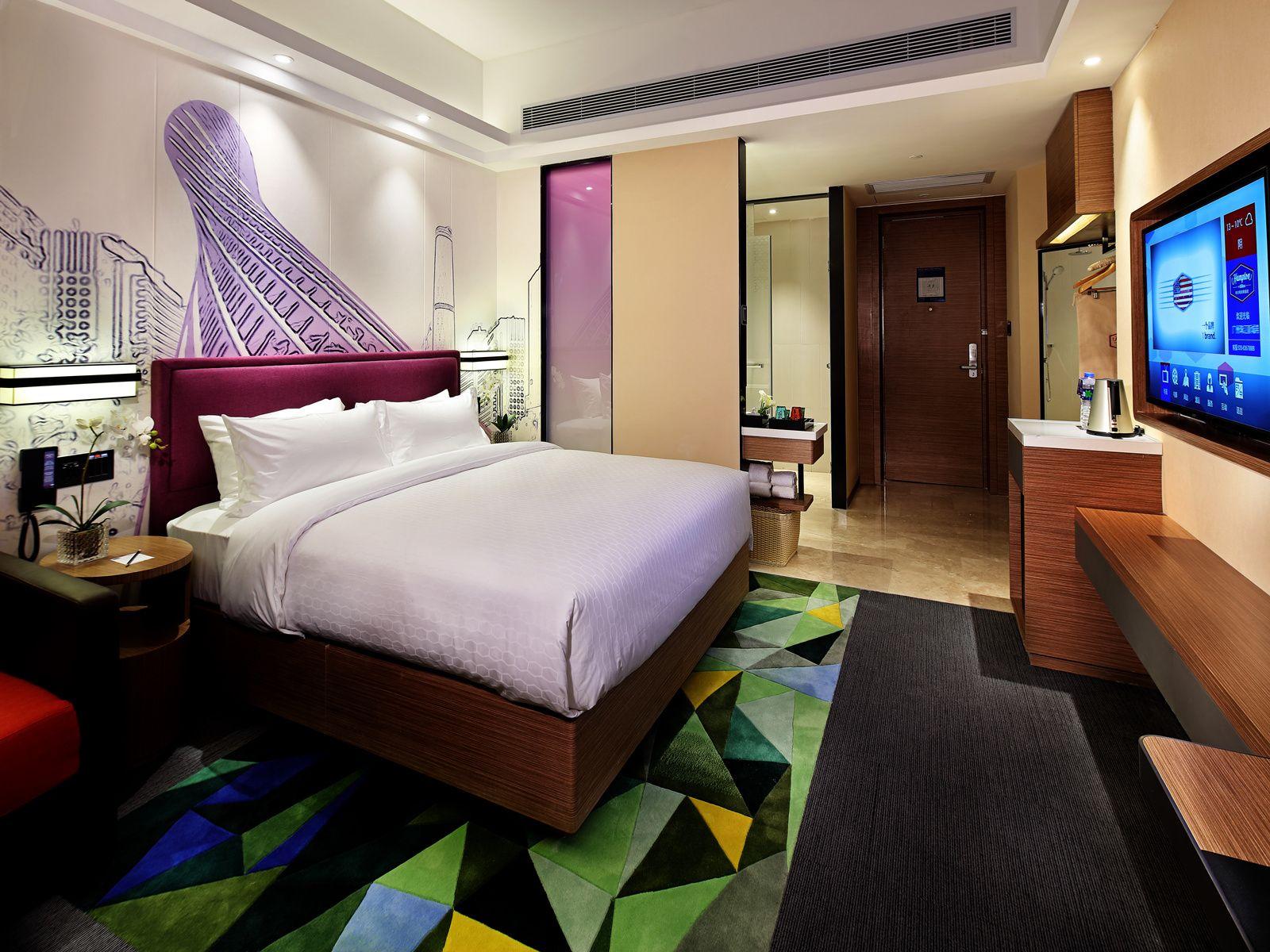 ROOM, DOUBLE BED